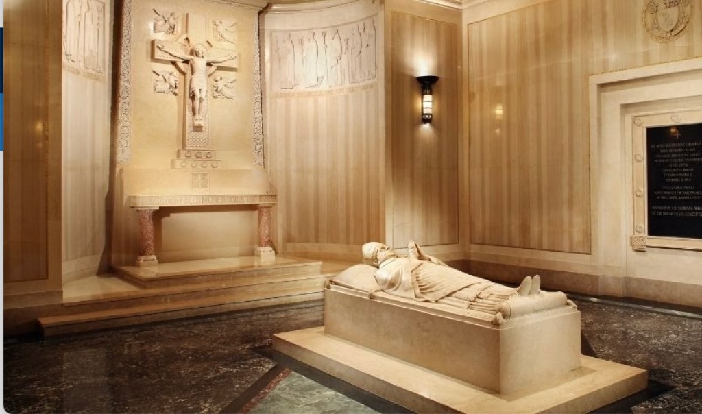 El Obispo Thomas Joseph Shahan está enterrado en la Basílica del Santuario Nacional de la Inmaculada Concepción en Washington, D.C., Estados Unidos